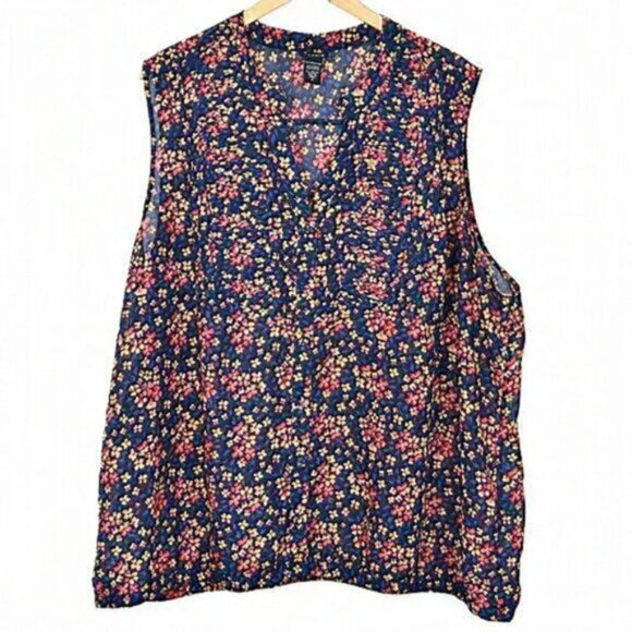 Torrid Navy Blue Floral Flowy V-Neck Button Front Tank  Top Sz 4 - Picture 1 of 6